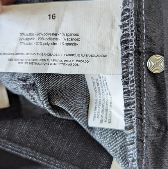 NWT Anne Klein Black Denim Belted Shorts - Size 16 - Picture 3 of 6